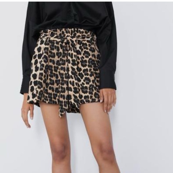 Zara Leopard Print High Waisted Shorts Small - Picture 3 of 7